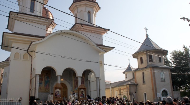 View Biserica Sfanta Parascheva Iasi Gif