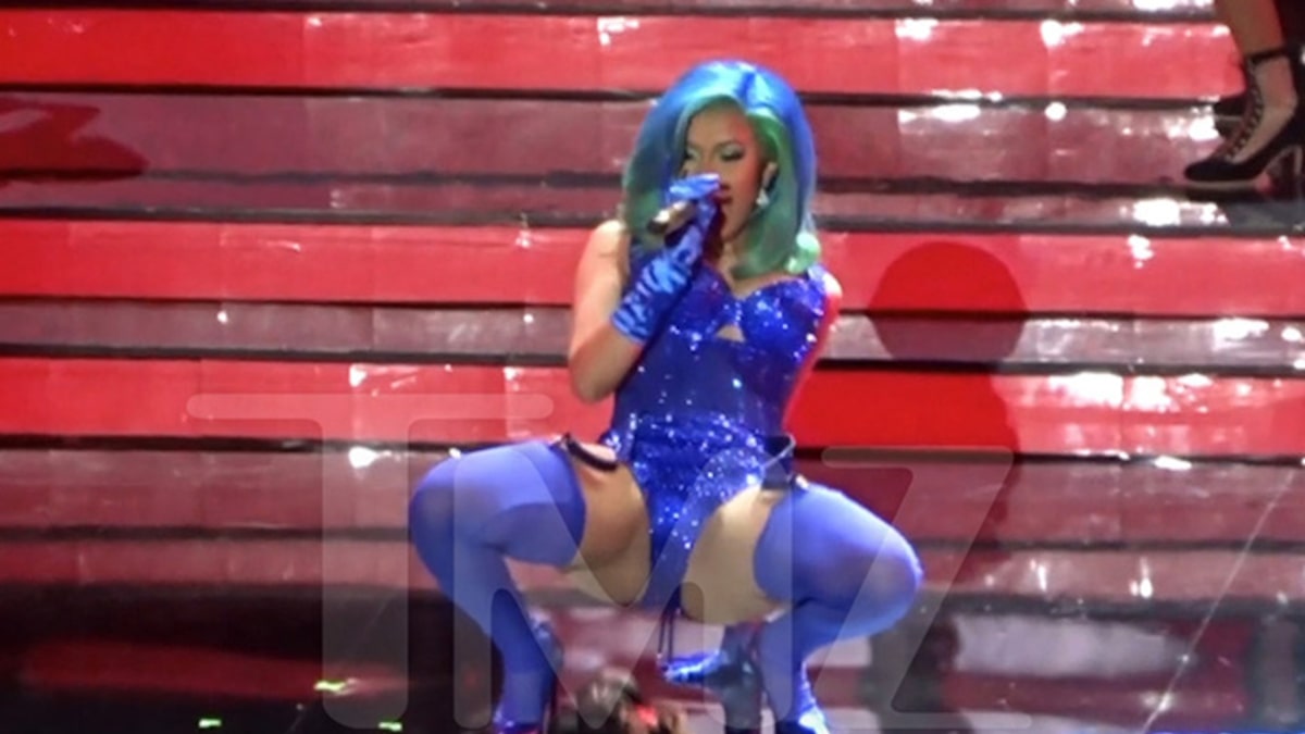 33+ Cardi B Press Photos Pictures