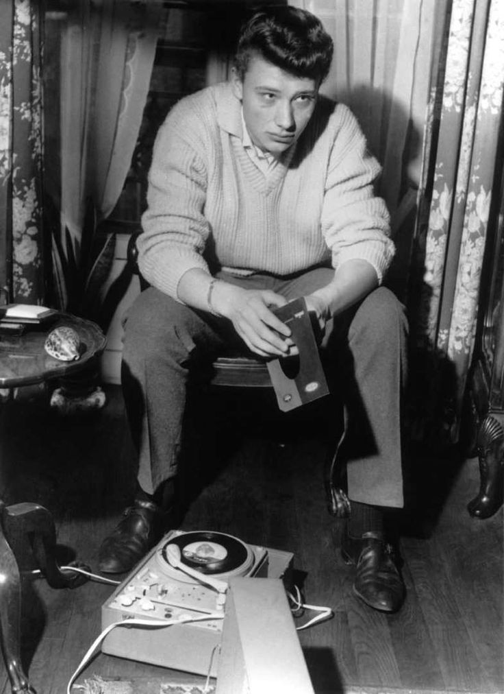 View Johnny Hallyday Jeune 17 Ans Pictures