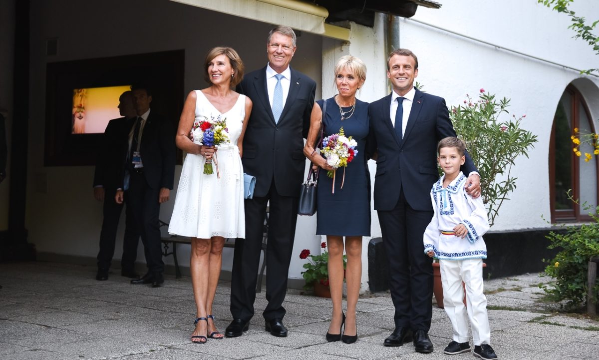 47+ Emmanuel And Brigitte Macron Wedding Pictures Background