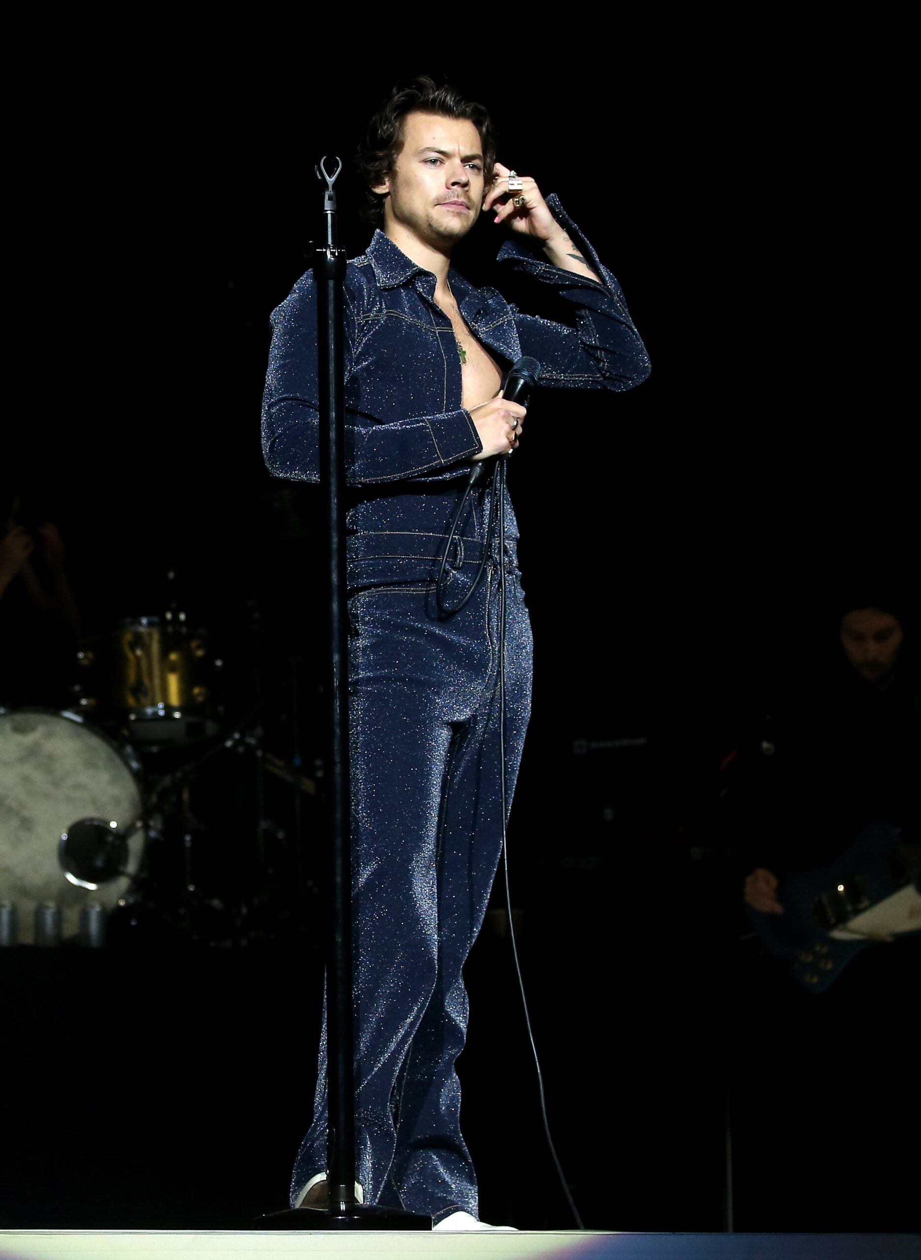 31+ Harry Styles
 Gif