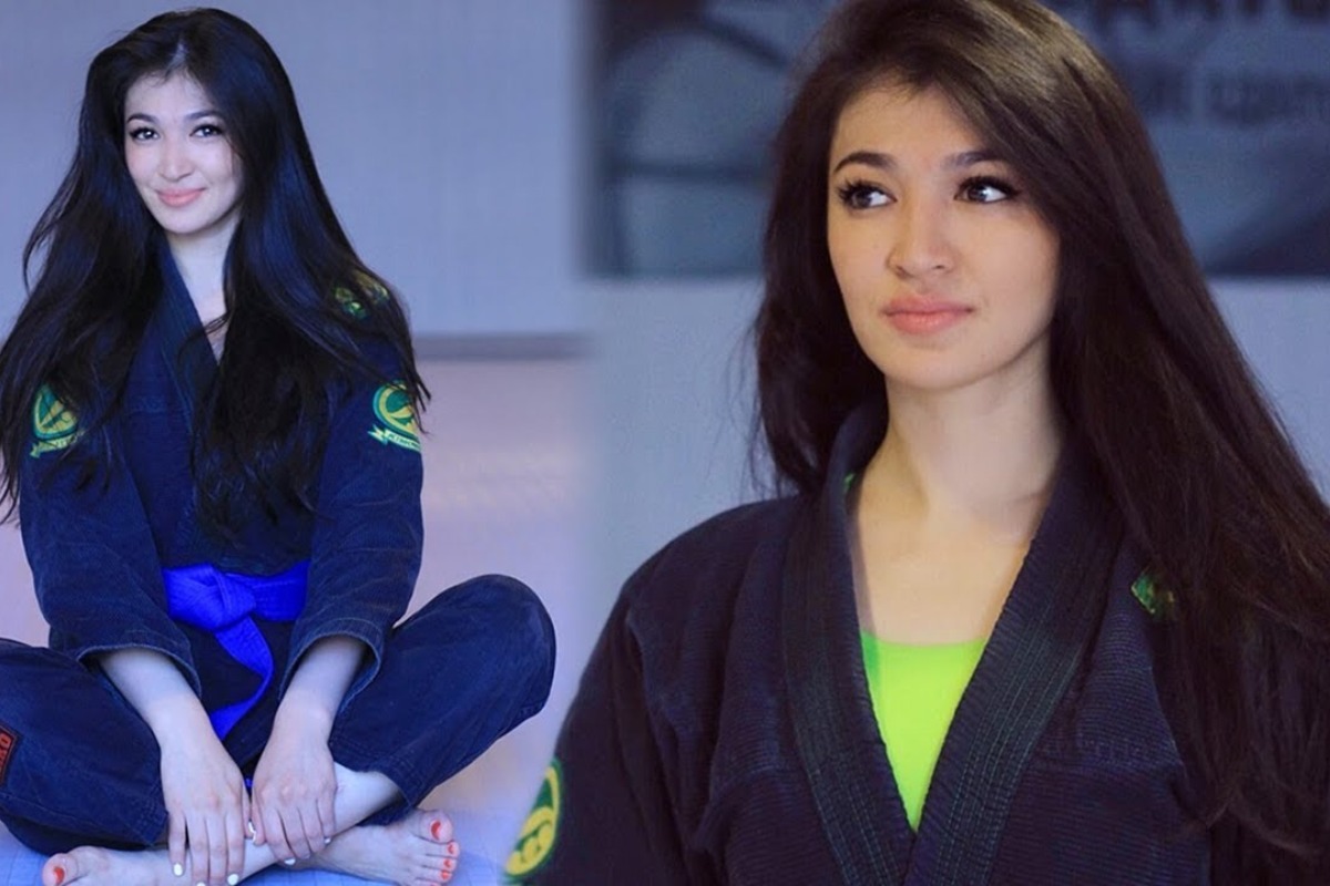 49+ Kazakhstan Wanita Background