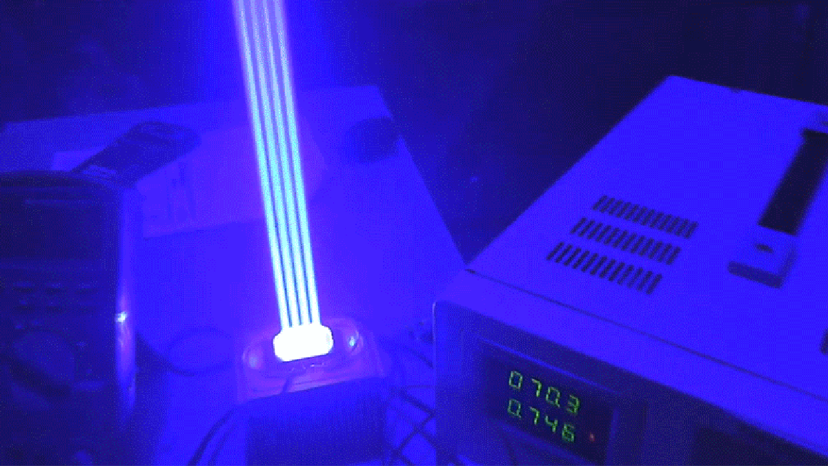 Styropyro Builds the World’s Most Powerful Laser Pointer