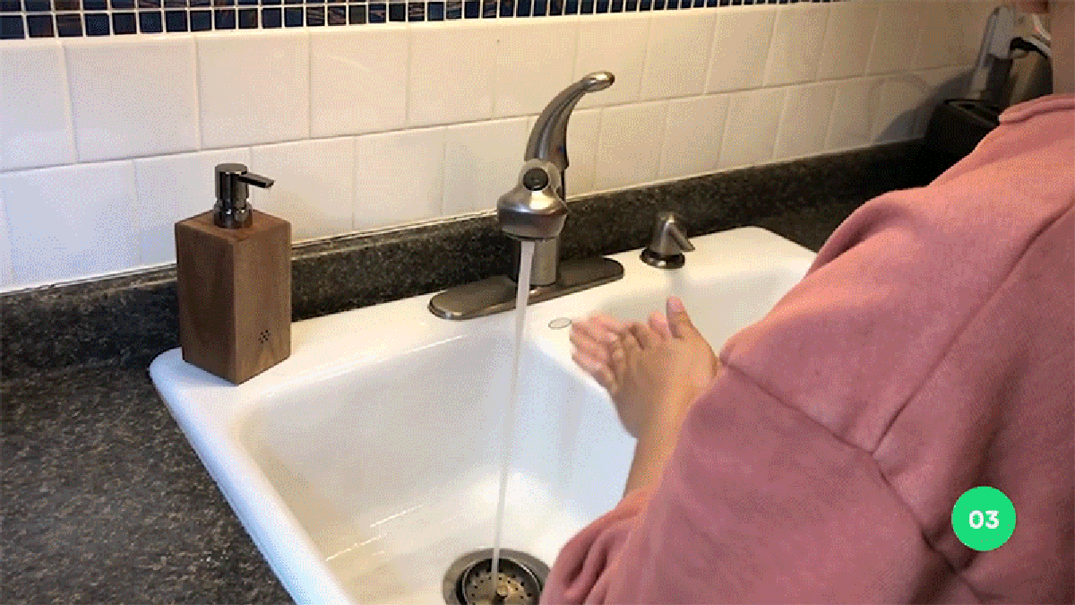Build This Soap Pump Speaker That Automatically Plays 20 Seconds of Your Top Spotify Songs