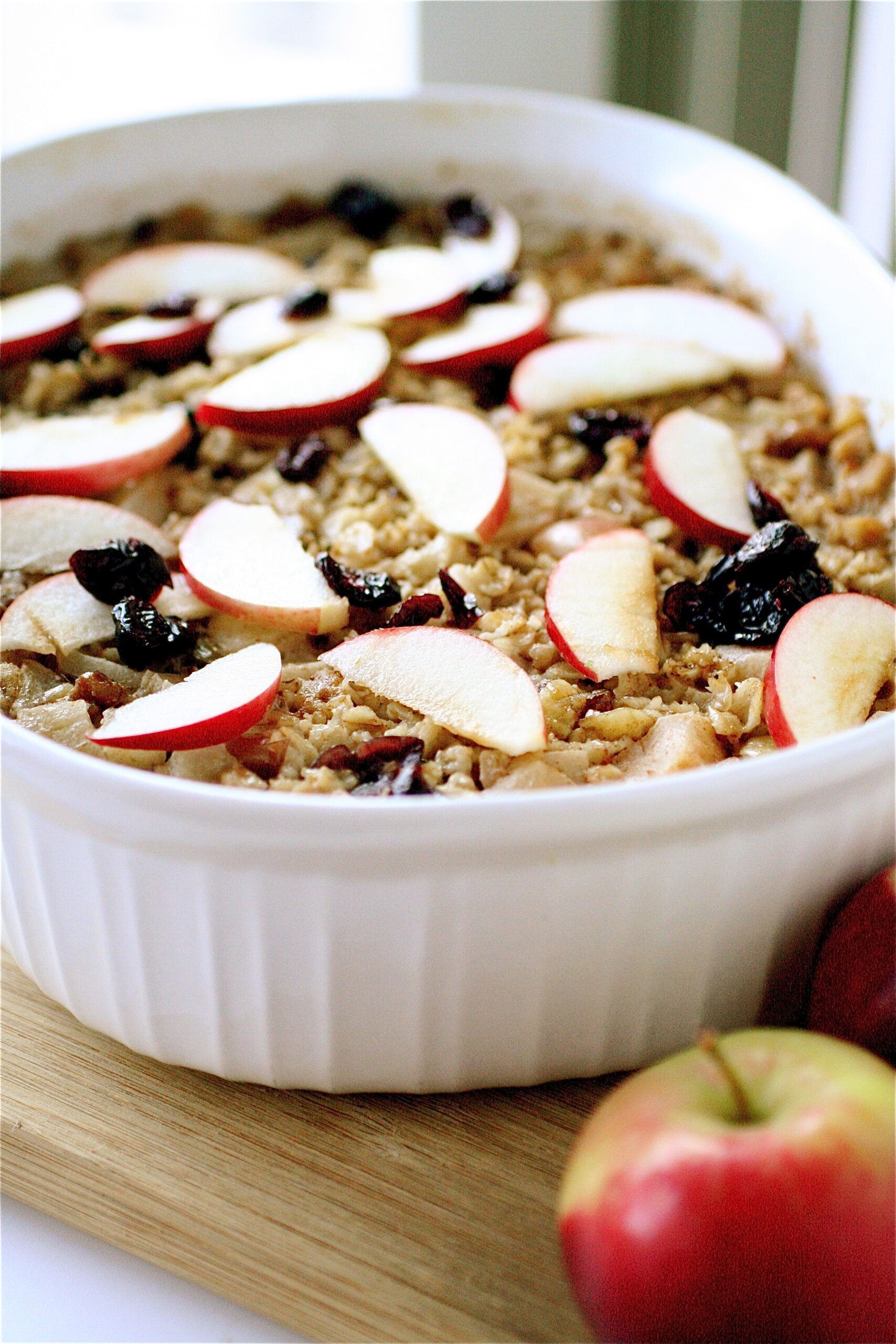 Easy Apple Breakfast Bake Apple Oatmeal Baked Spice Oats Thecurvycarrot Casserole Breakfast Apples