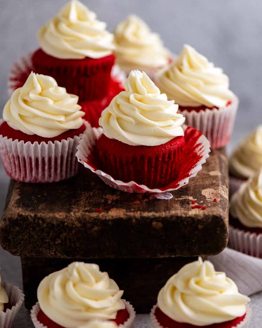 Red Velvet Cupcakes From Cake Mix Velvet Red Cupcakes Cake Cup Recipe Cupcake Mix Scratch Recipes Yourcupofcake Cakes Box